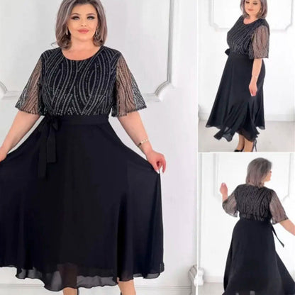 Rochie neagră cu guler rotund